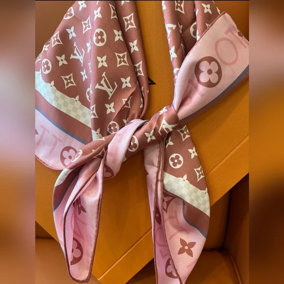 Brown and Pink Scarf - Picture 4 of 9